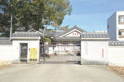 現在の鼓阪小学校