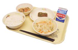 給食