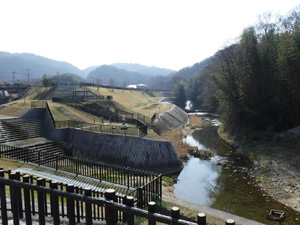 私市水辺プラザ